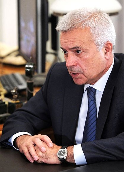 Портрет: Вагит Алекперов