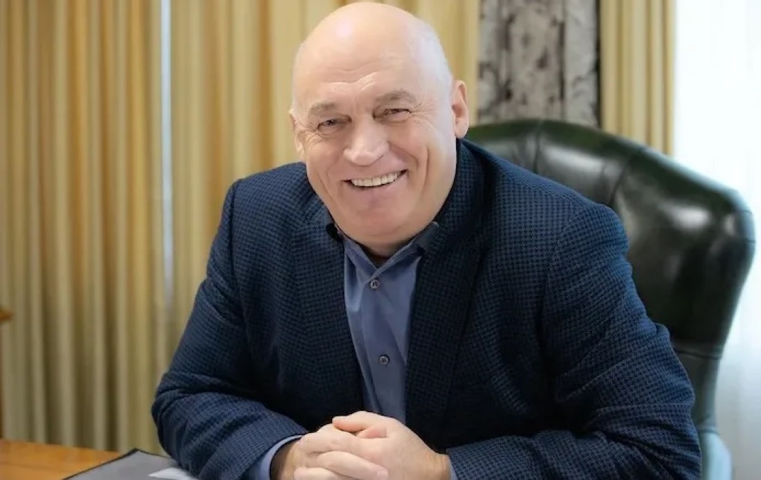Портрет: Сергей Шмотьев